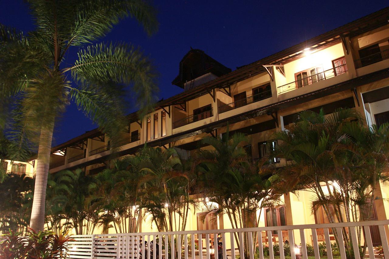 Puri Senggigi Hotel Mangsit Extérieur photo