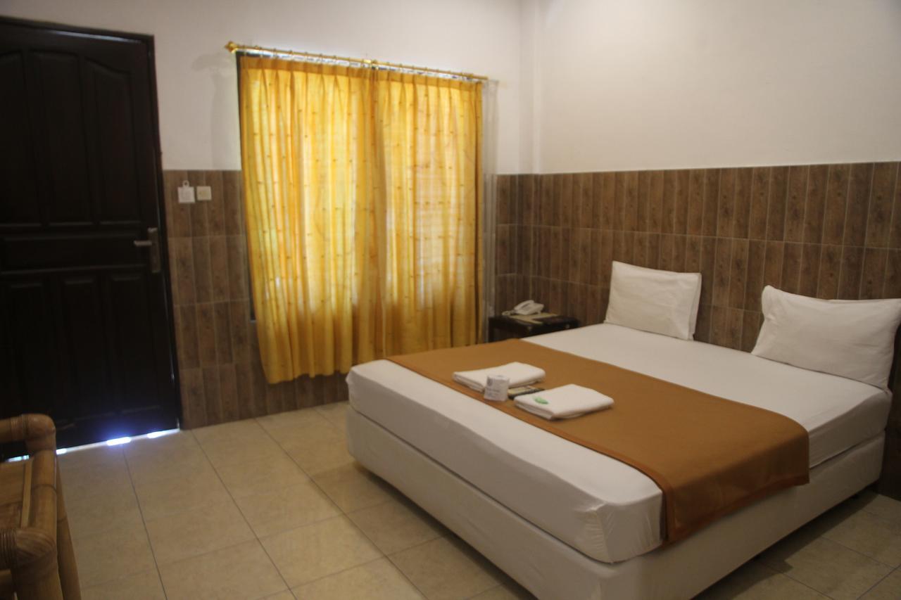 Puri Senggigi Hotel Mangsit Extérieur photo