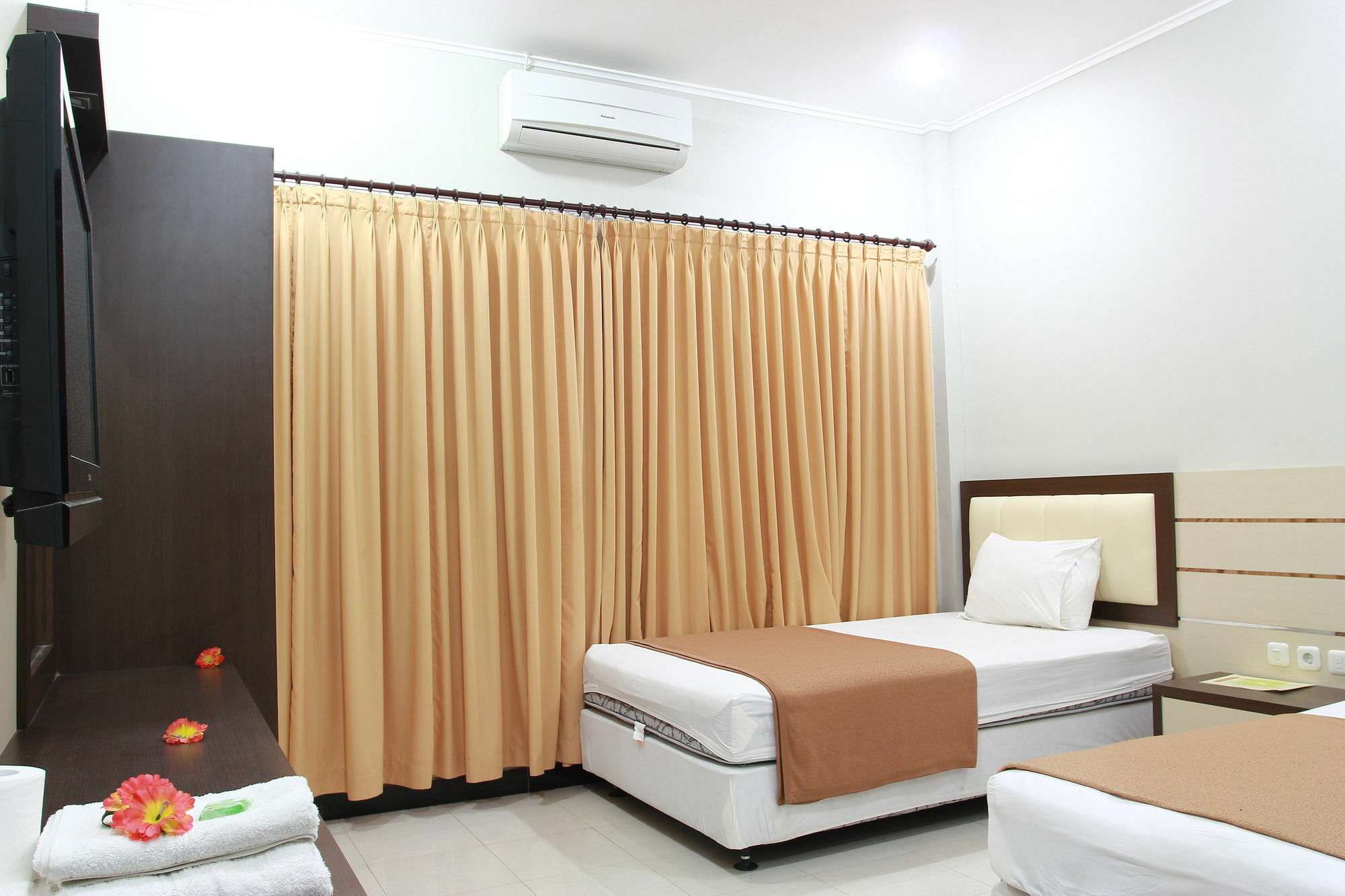 Puri Senggigi Hotel Mangsit Extérieur photo