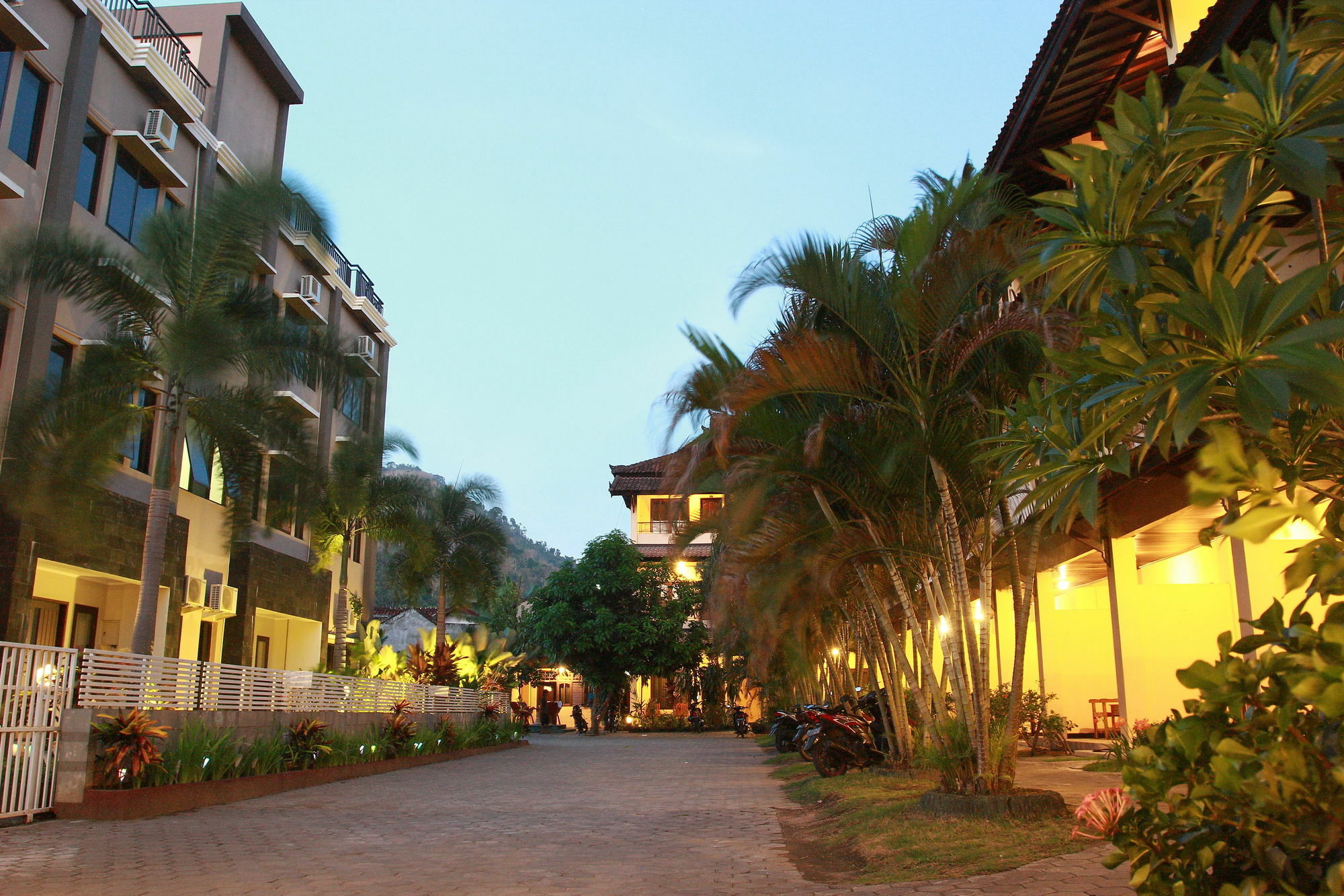 Puri Senggigi Hotel Mangsit Extérieur photo